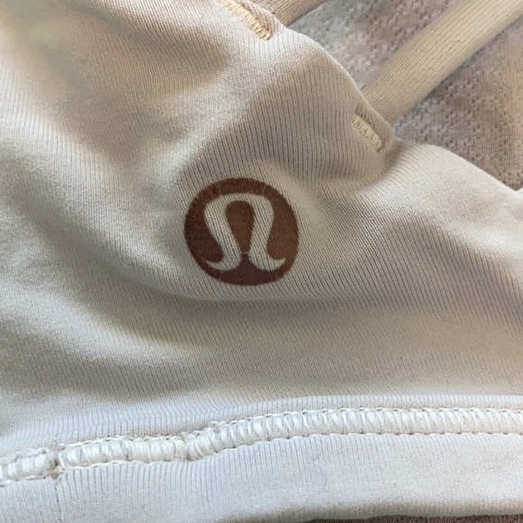 Lululemon sports bra size 4 - Picture 3 of 4